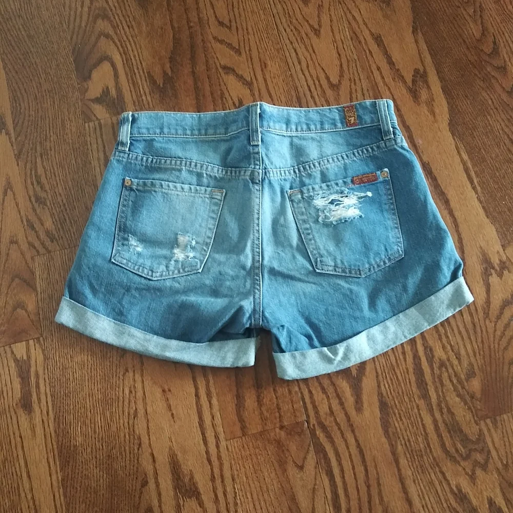 7 For All Mankind Relaxed Mid Roll Shorts - Picture 9 of 9
